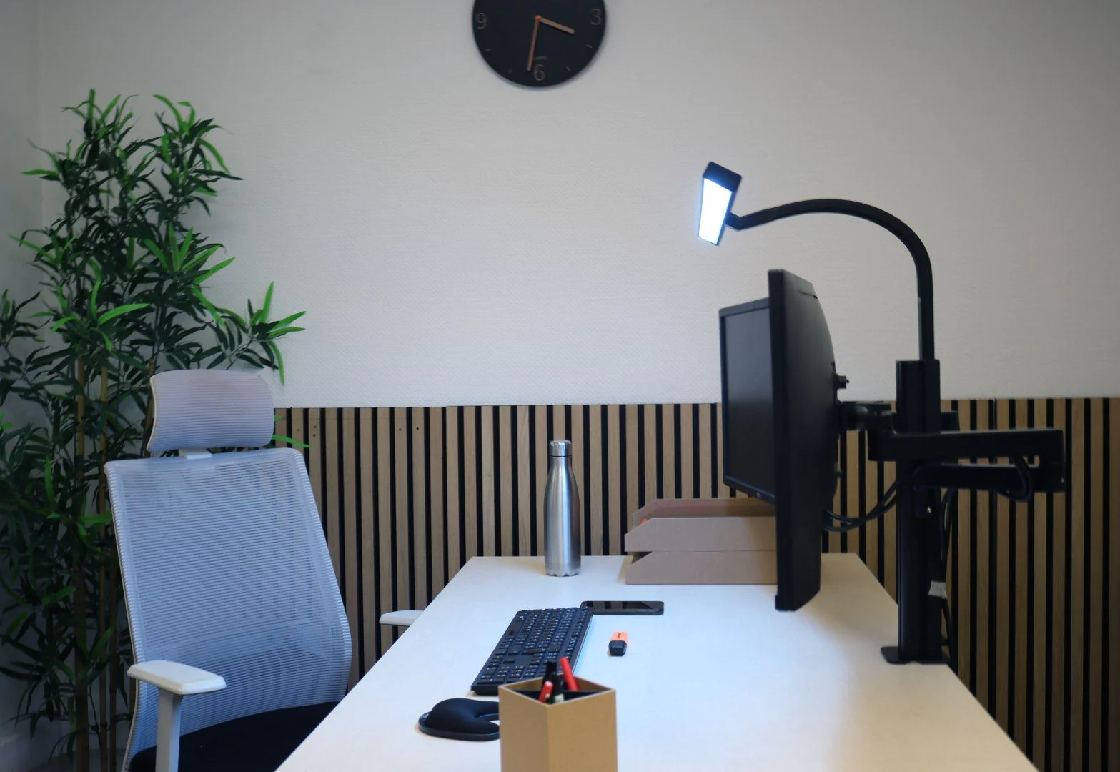Tischleuchte mit Monitorarm doppelt Strata lumino screen von Unilux - Produktbild 15 von 16