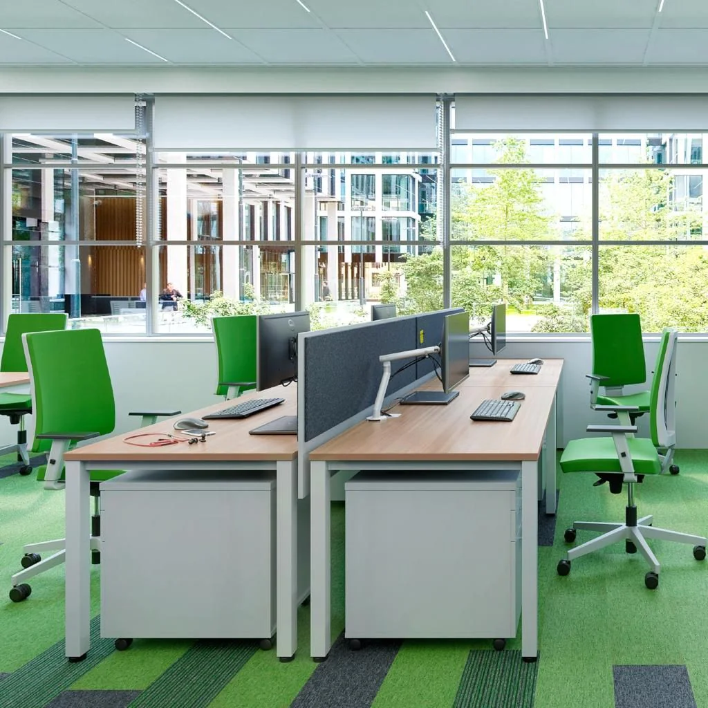 Schreibtisch E10 Quadratrohr 4-Fuß mit Sichtschutz von Nowy Styl - Produktbild 4 von 9